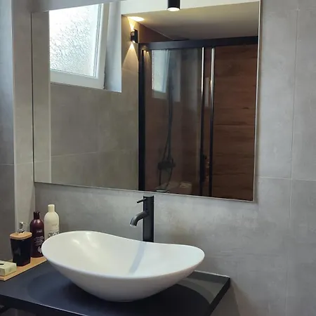 With Garden * 斯科普里