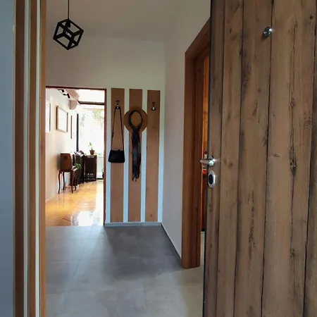 度假居 With Garden *