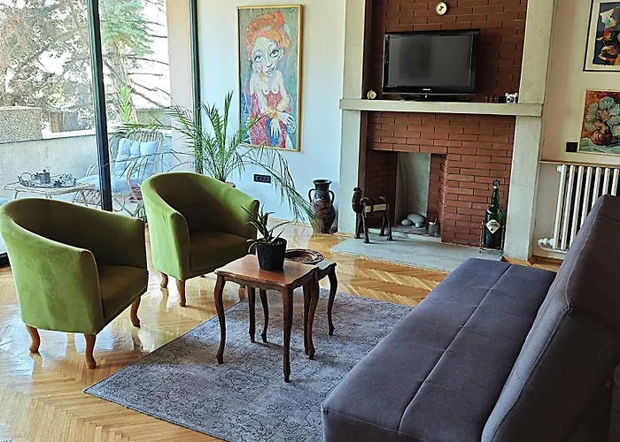 With Garden Hébergement de vacances Skopje